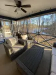 Lakehouse on Hartwell. Peace & quiet. Fish, grill, kayaks & more.