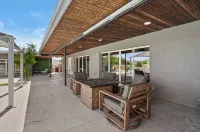 MODERN HOME WITH GYM, SAUNA, POOL AND GAME ROOM