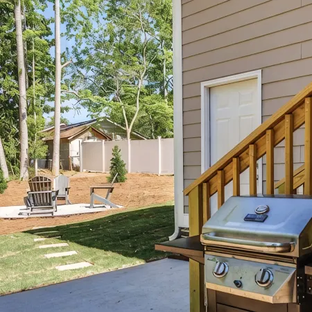 Peak City Perfection- Apex Downtown Walkable, Park Views, Big Yard, Large Groups