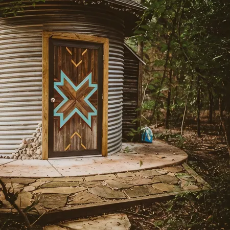 The Green Egg - Vintage RV Glamping