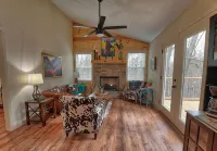 Charming 2-bedroom house with WiFi, AC nestled in the mountains of clayton - 3 estrellas