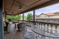 Sleeping Bear Condo - Downtown Helen, GA - 3-Star