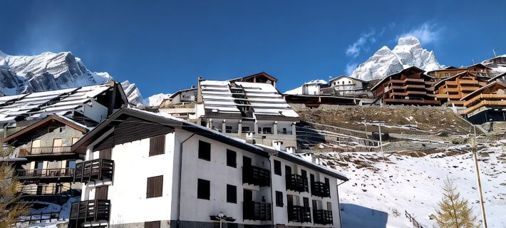 Ski Chalet Cervinia Bassi Ski-in-Ski-Out 6 Persons Sunny Terrace Wifi Hotels in Valtournenche