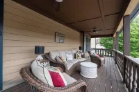 Sleeping Bear Condo - Downtown Helen, GA - 3-Star