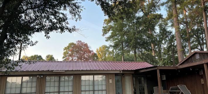 Beautiful views and lake front home on Toledo Bend! Fish right of the dock! Hotels in Sabine County