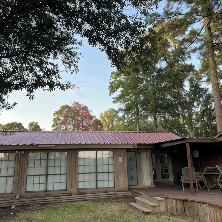 Beautiful views and lake front home on Toledo Bend! Fish right of the dock!
