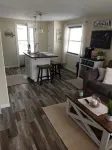 Keys cottage -walk to the strip,Private lot, 2bdr 3rd guestroom detached.Spire - 4-Star