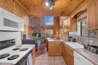 The Family Bear Cabin at Mt. Lemmon Hotel - Chalets