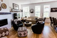 Luxurious, downtown loft with a warm, family feel - 3-Star