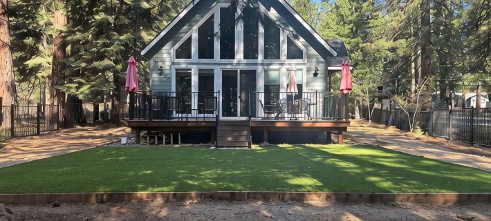 Family Lake House Steps from Rec 1 with Beach and Lake Access プラマスのホテル