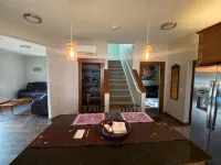 Cozy Cole St Home built in 1910 in Downtown Enumclaw イーナムクローのホテル