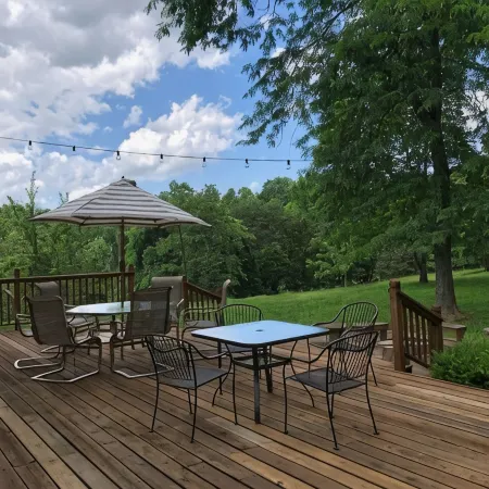 Spacious Lake Escape Near Conley Bottom