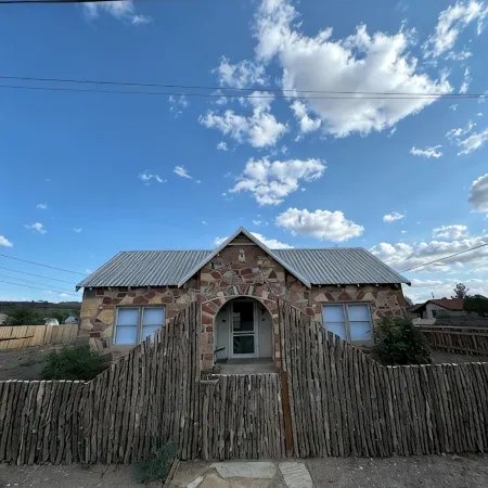 Fossil+Folk House in the heart of Fort Davis