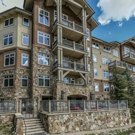 NEW LONE EAGLE PENTHOUSE, TRUE SKI-IN / SKI-OUT ON KEYSTONE MOUNTAIN