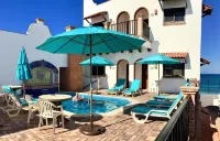 Oceanside Villa "Cozumel" with a/c pool in centro    5 min stroll to beach - Villas