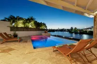 Luxury Villa Overlooking the Laguna Marina - 빌라