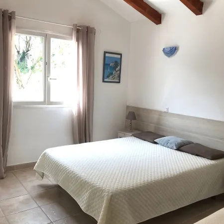 Villa near Porto-Vecchio private heated pool <br>6 km from the sea