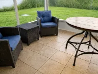 Modern Retreat, 9 Mins to Beach, Fast Wi-Fi Hotels in Holiday