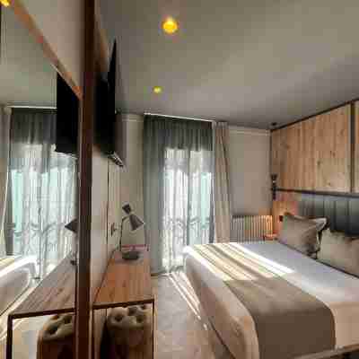 Yomo Petit Paris Rooms