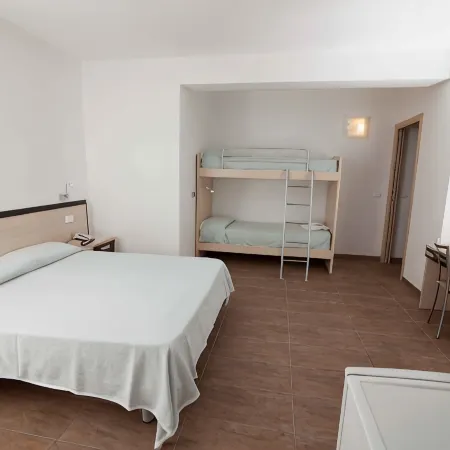 Hotel Marinella - Private Free Parking - Grotticelle Beach 200 m