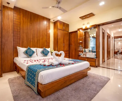 Hotel Thakur Galaxy, Sadar Market