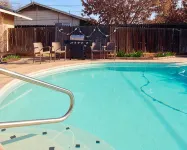 Stylish & Remodeled - Walk to Fresno State Stadium - Balcony
