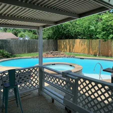 Peaceful Home 10 minutes to Downtown, Shopping mall, Restaurants and Night Clubs