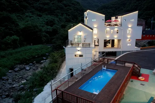 Ulsan Paradise Pension - Pensiones