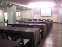 โรงแรมโฮสเพเดียมลอสเปริควิโตส์ - อ่างจากุชชี่
