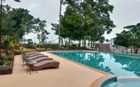 Chevilly Resort & Camp - Pools