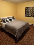 Cozy 2-bedroom apartment with WiFi, AC in amazing Penticton
