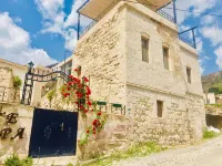 Monte Cappa Cave House - Bed and Breakfasts