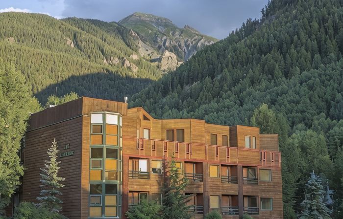 Ice House Suites and Condominiums