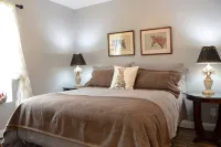 “The Suite at Chase Cottage - Private Entrance! Luxury accommodations.