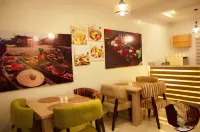 Moz One Executive Guest Rooms Hombori