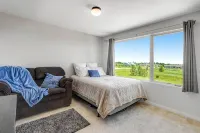 Perfectly Between Boulder - Estes Park! Modern 5-Bedroom House - Boutique