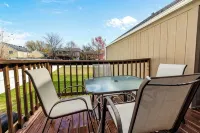Spacious 4-bedroom house in the heart of West Omaha close to EVERYTHING - Boutique