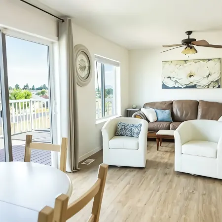 Clean, Close to WSU and Great for Groups