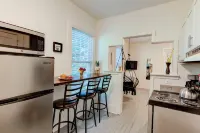 Suite 3, Quick Stroll to Downtown Black Mountain
