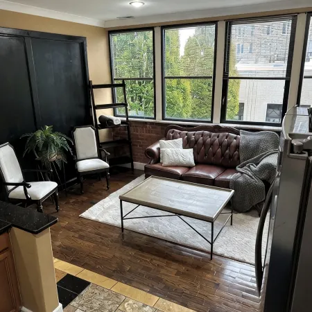 Cozy 2-Bedroom Suite w/ King Bed
