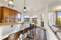 Luxe Sedona Retreat, Grand Views, Expansive Property on 1+ Acre Lot - 4-Star