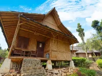 Villa Kampung Karuhun Sutan Raja Hotels in Pasirjambu