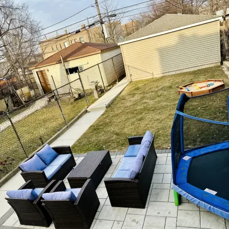Renovated 6 Bedroom 5 Bathroom Home 10 Minutes from Downtown Chicago