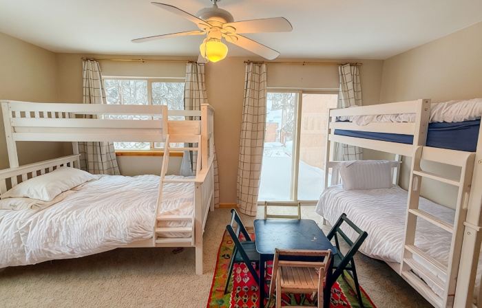 3/3 Townhome in Fraser just steps from the Black line!