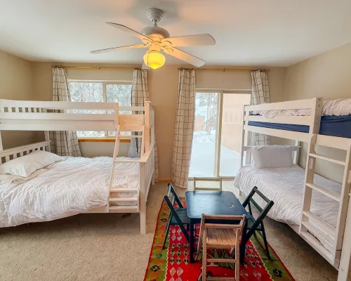 3/3 Townhome in Fraser just steps from the Black line! Hotels in Fraser