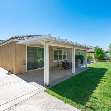 6BD/3BA/ Villa/10Beds/ Grill /NearUCR/Large Space/clean/outdoor furniture