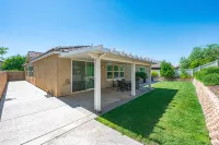 6BD/3BA/ Villa/10Beds/ Grill /NearUCR/Large Space/clean/outdoor furniture