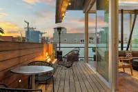 Dreamy Venice Beach 5BR House with Rooftop & Steps to Beach
