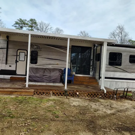 Cozy RV with all comforts of home in Horn town VA