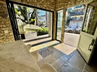Cali beach living! Modern 2 BR home. Pet friendly. Walk to town, beaches, harbor